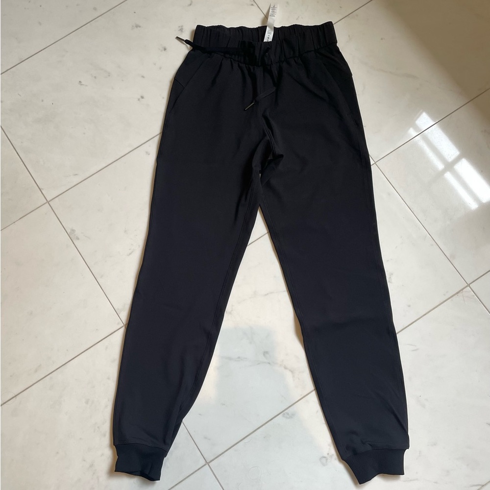 Lululemon On the Fly Joggers Black NEW Size 2